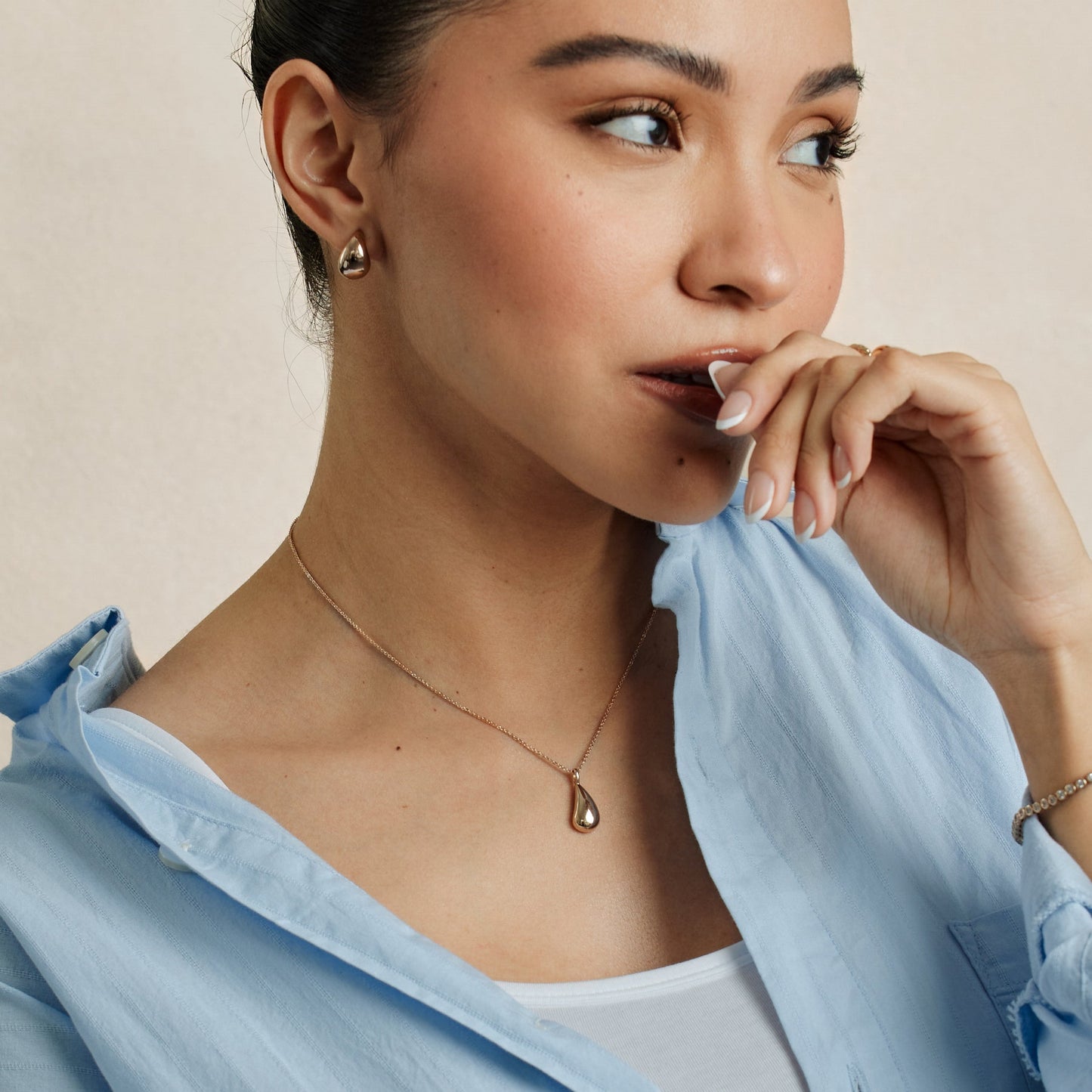 Gloss Pendant Necklace