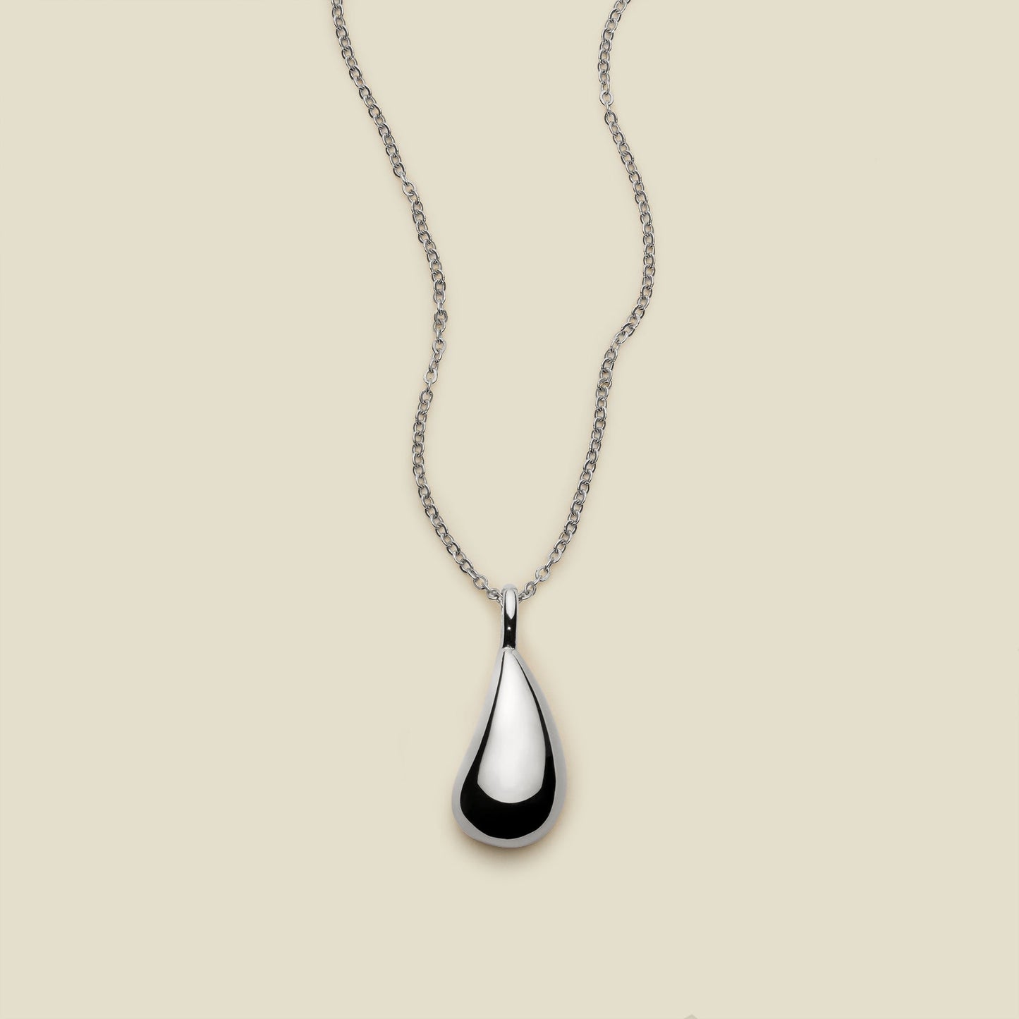 Gloss Pendant Necklace